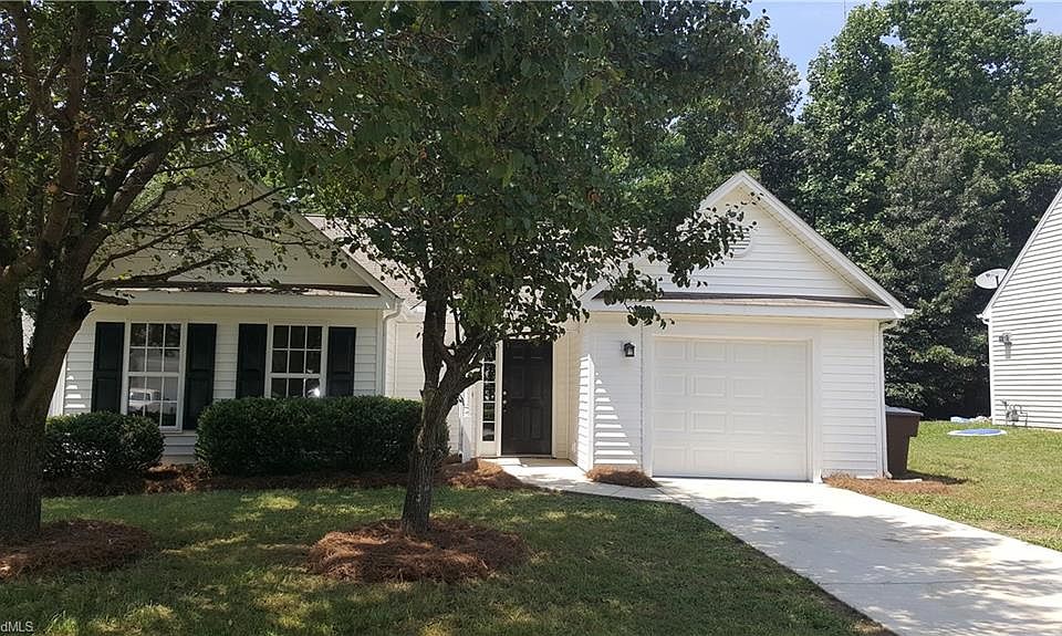 1st image of 820 Blazingwood Dr