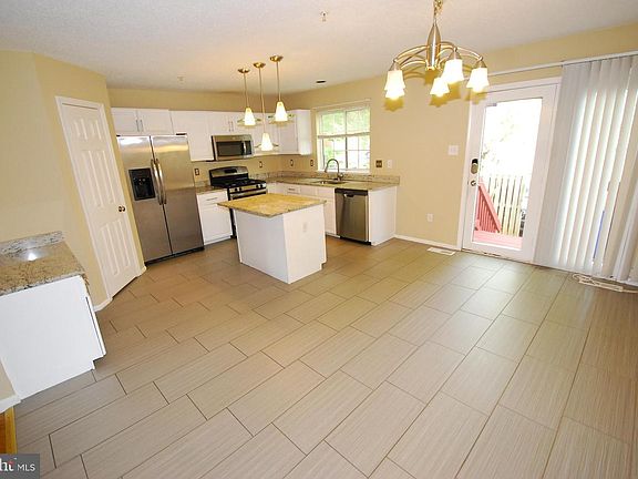 4th image of 13120 Deer Path Ln