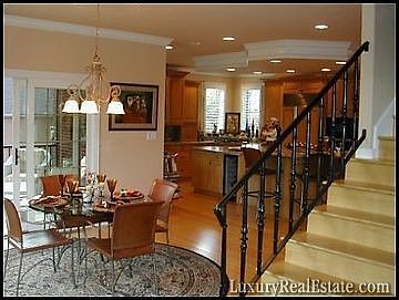 4th image of 935 Timberline Dr