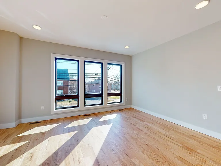 353 Boyden Ave — Photo 8