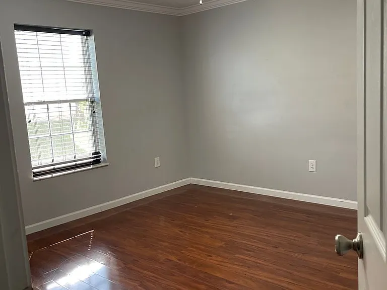 411 Cornus Ave — Photo 5