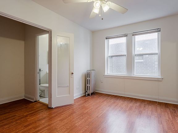 3rd image of 4119 N Kenmore Ave #305