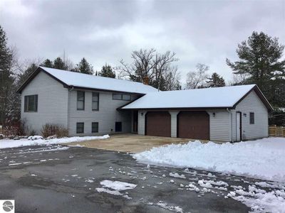10200 Latham Ct, Williamsburg, MI, 49690