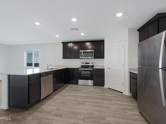 3rd image of 3825 N DENALI Court