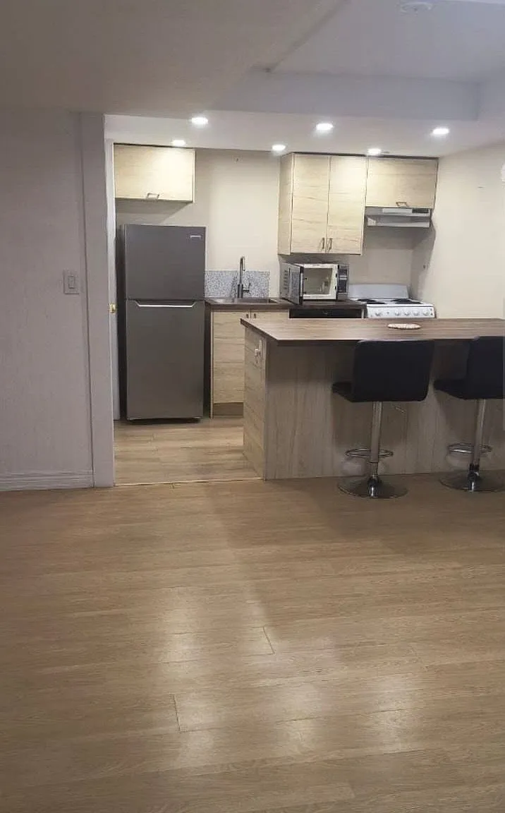 2 bed, $1,400 — Photo 2