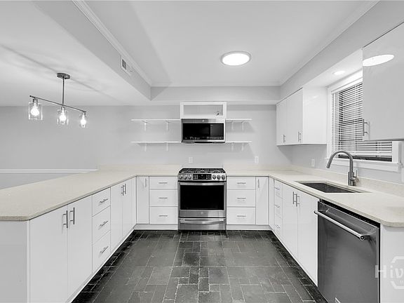 4th image of 2612 Whatley Avenue #13C