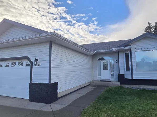 5227 54th Ave, Mundare, AB T0B 3H0