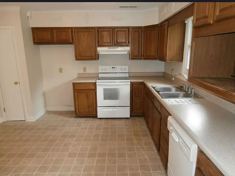 3796 Vandalia Dr — Photo 6