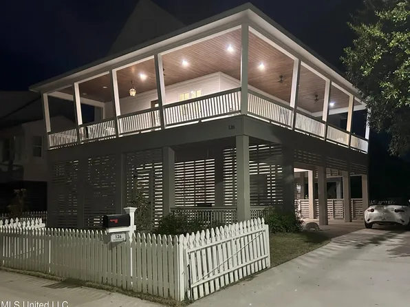 126 Henderson Ave, Pass Christian, MS 39571