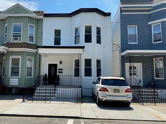 House Front View - Apartment for rent is Floor 2