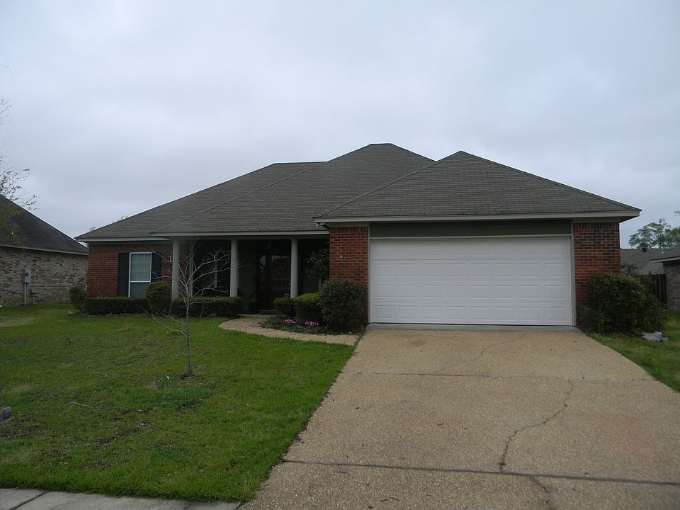 1st image of 146 Creekside Dr