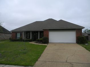 146 Creekside Dr, Canton, MS 39046