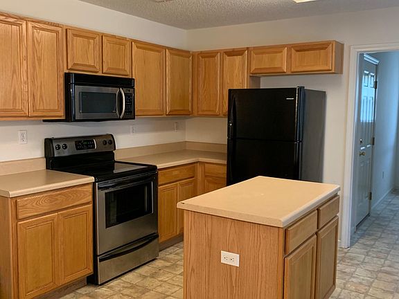Large Kitchen with eat-in dining area attached.
