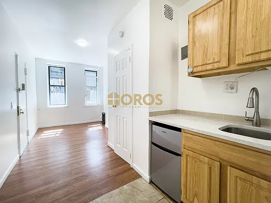 Rented by City Connections Realty | media 8