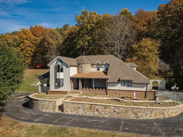 3300 Roberts Matthews Hwy, Sparta, TN 38583