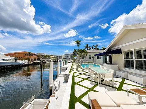 885 Nafa Dr — Photo 3
