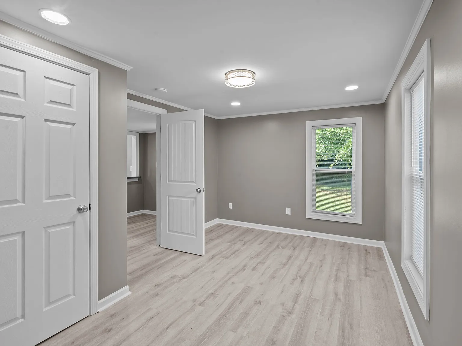 2 bed, 1065 sqft, $1,350 — Photo 4