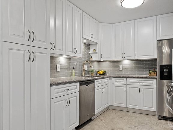 3rd image of 7225 W Fairfield Dr APT F4