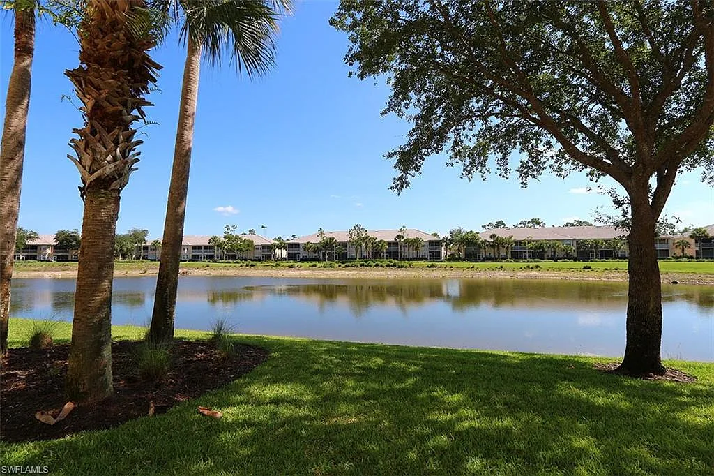 2 bed, 2.0 bath, 1300 sqft, $4,500 — Photo 2