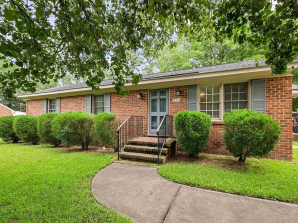 213 Delane Dr, Rocky Mount, NC 27804