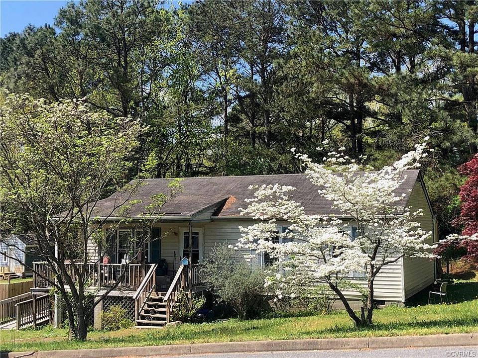 2nd image of 3200 Summerbrooke Dr
