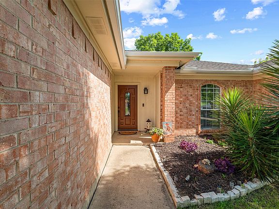 2nd image of 10609 Cobblestone Dr