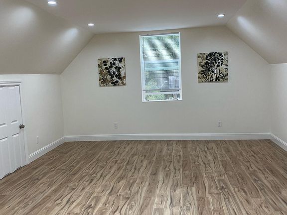 4th image of 213 Miramar Ave #A