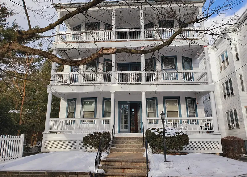 921 Park Ave — Photo 1