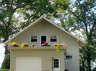 2001 Skyline Dr, Stoughton, WI 53589