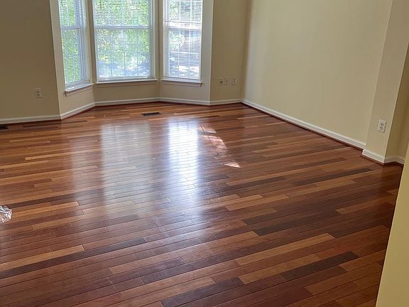 4th image of 9808 Bartley Ct