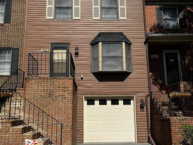 321 Tudor Dr — Photo 1
