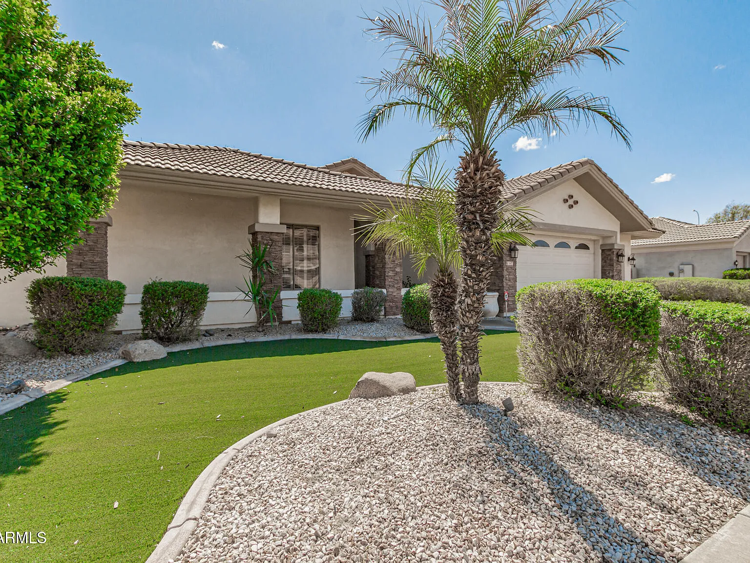 3 bed, 3.0 bath, 2909 sqft, $3,499 — Photo 3