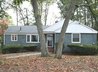 11 Longbow Rd, Lynnfield, MA 01940