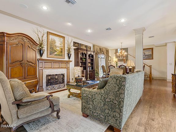 4th image of 103 Winslow Blvd