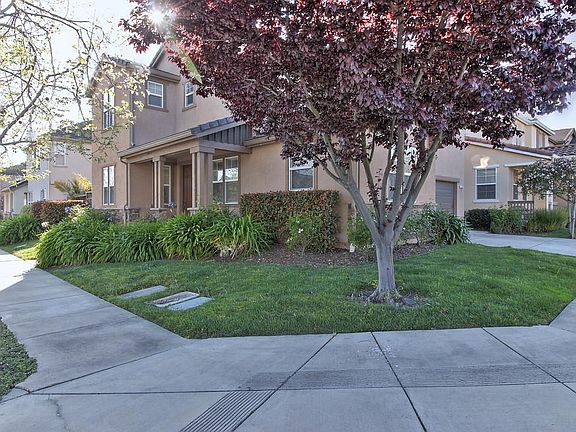 3rd image of 1343 Santa Lucia Dr
