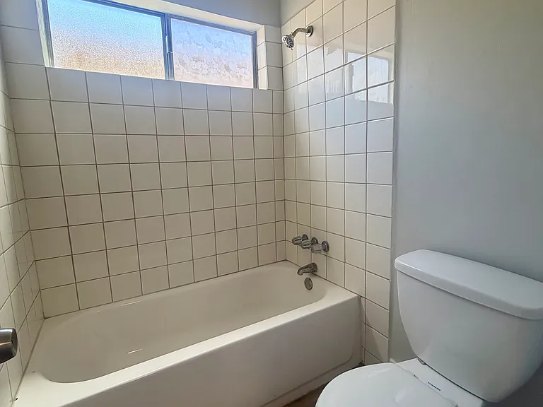 454 W 9th St #1 — Photo 10