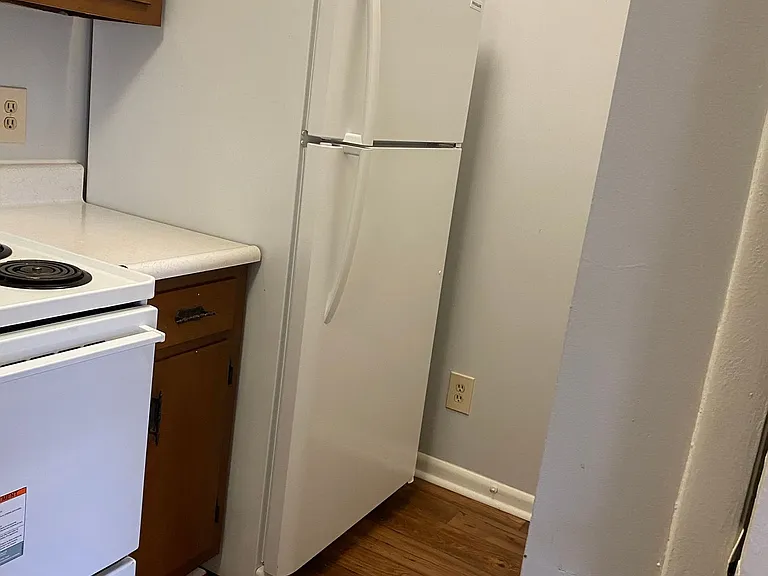 1402-1406 Brookline Ave SW — Photo 3