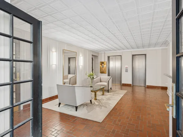 304 West 75th Street image 10 of 11