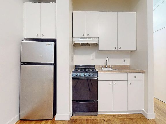 5th image of 1125 Lexington Ave #2A