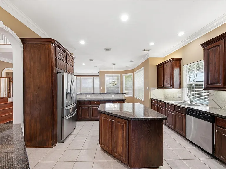 17 Ambleside Crescent Dr — Photo 10