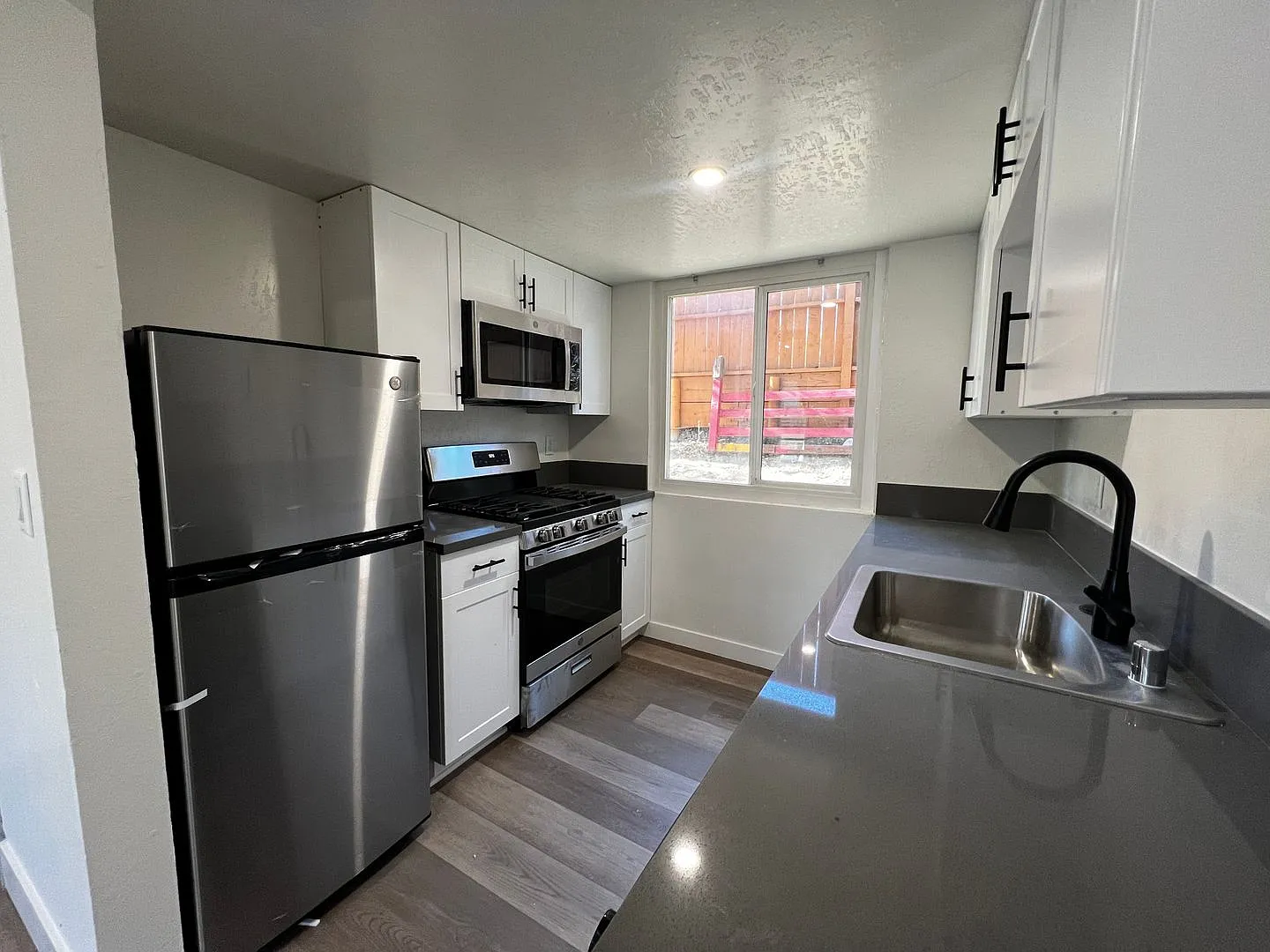 Creekside Townhome Apartments — Photo 1