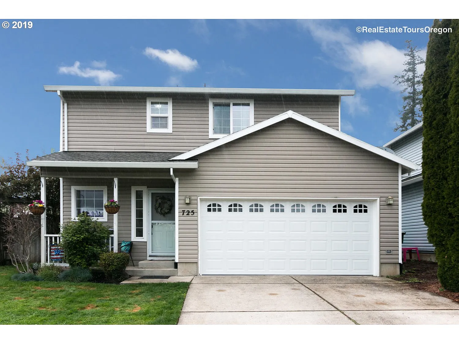 725 Alexandra Dr photo 1
