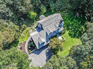 62 N Old Stone Bridge Rd, Cos Cob, CT 06807