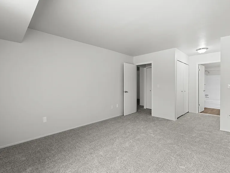 Willow Tree Apartments — Photo 57