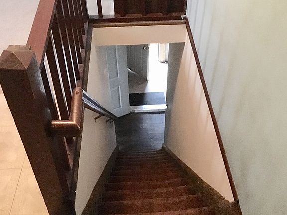 4th image of 245 E 238th St
