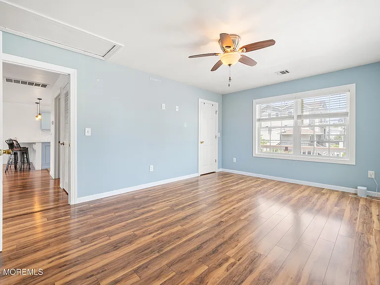 81 Sheridan St — Photo 18