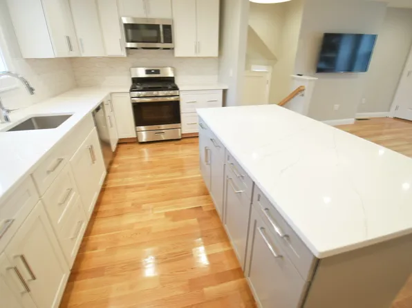 173 Prospect St #1, Waltham, MA 02453