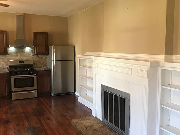 3rd image of 928 W Huisache Ave #1