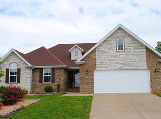 711 E Placer Mill Rd, Nixa, MO 65714