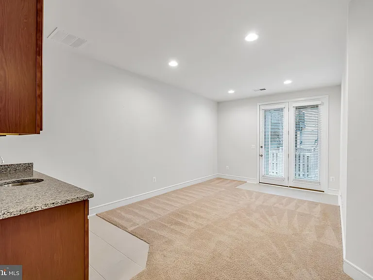 42281 Belgrave Gardens Ter — Photo 12